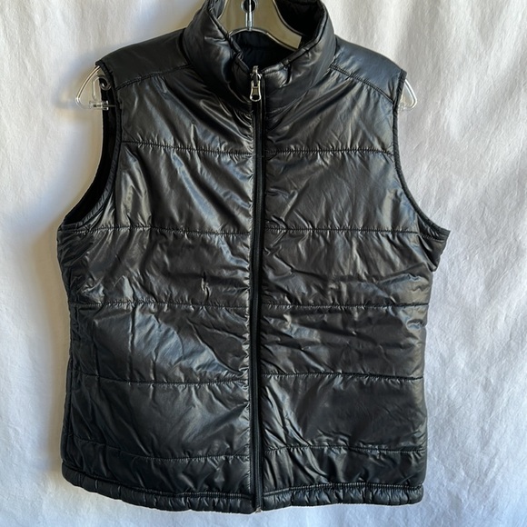 Reversible black puffer vest - Picture 4 of 15